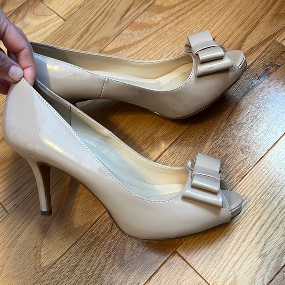 Nude Heels with Bow